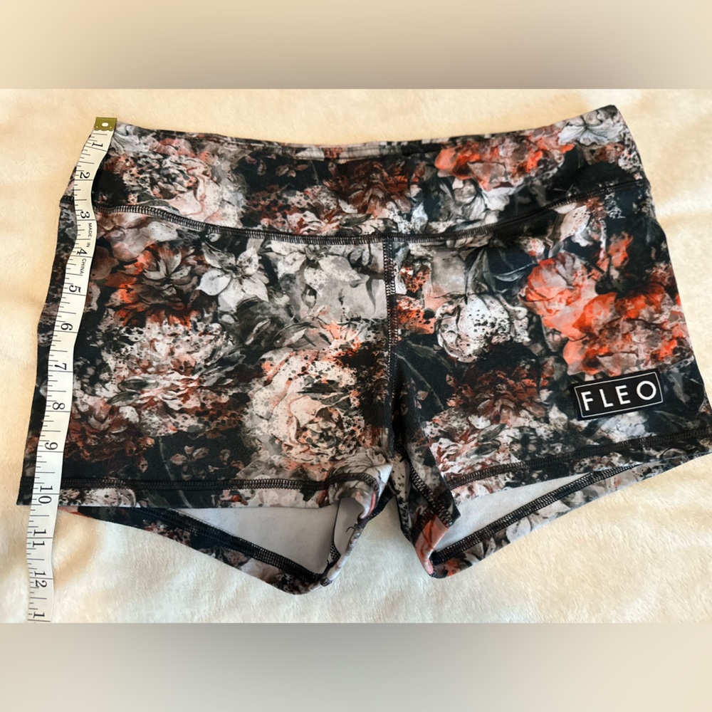 FLEO Shorts